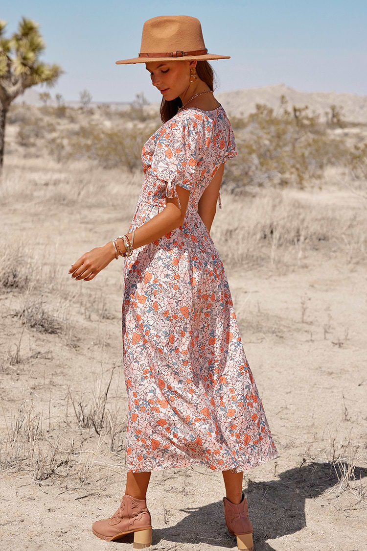 Robe trapèze à smocks et col plongeant