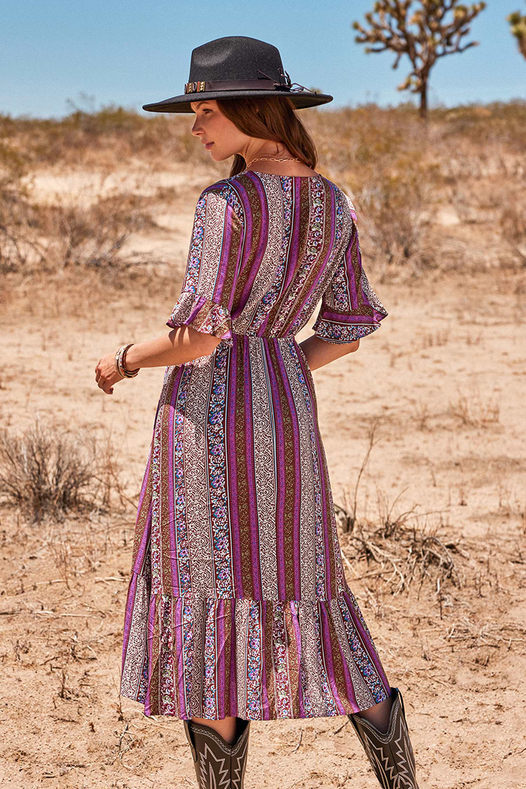 Boho V-Ausschnitt Kleid mit ausgestellten halben Ärmeln und Rüschen