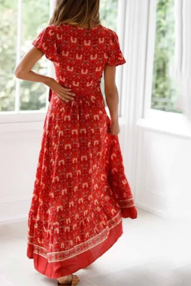 Robe trapèze rouge à lacets et col en V