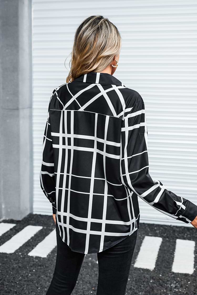 Bluse mit Gittermuster und Knopfleiste