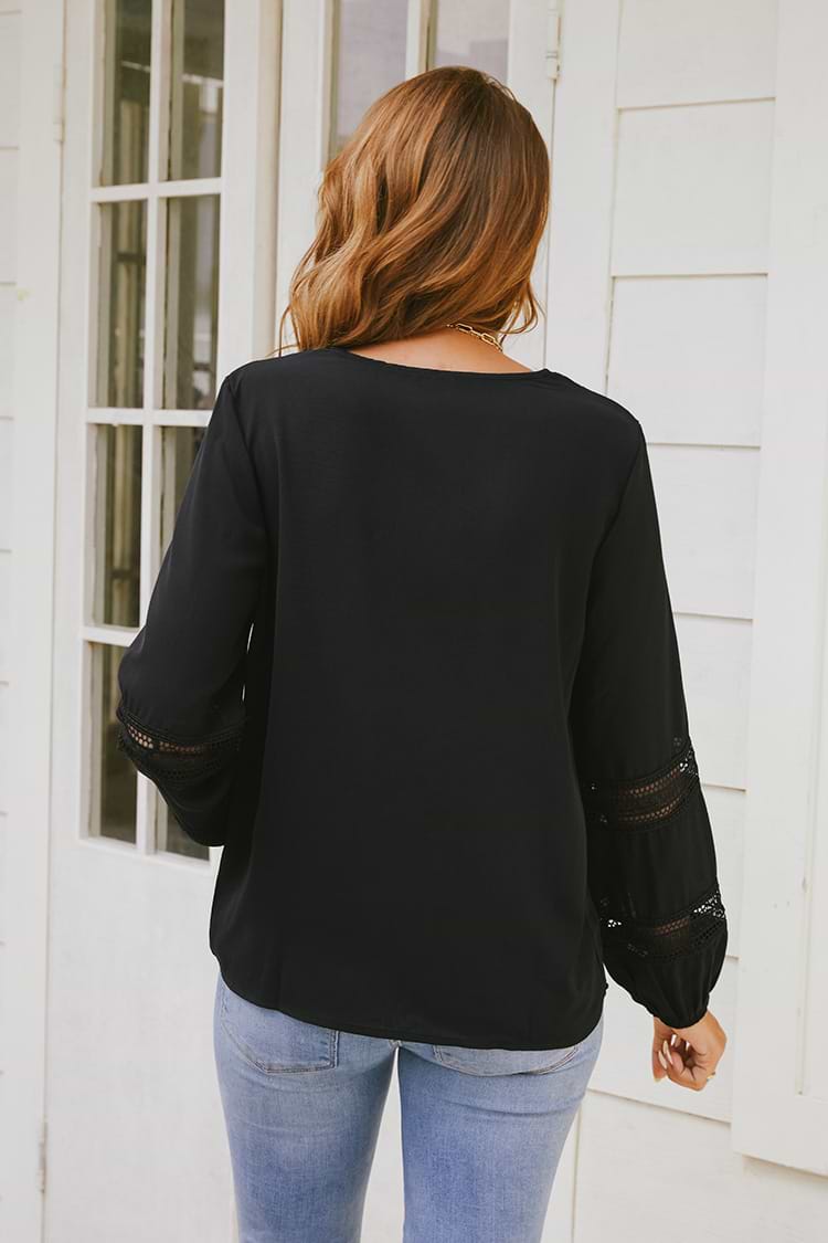 Top de Encaje con Cuello en V