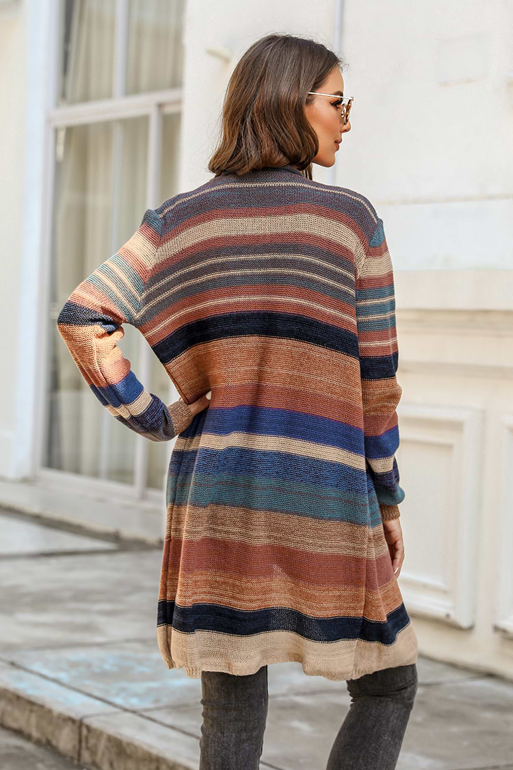 Gestreifte lange Strickjacke mit Streifenmuster