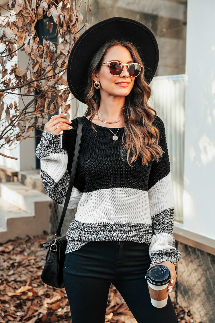 Grob gestrickter Pullover mit Streifenmuster
