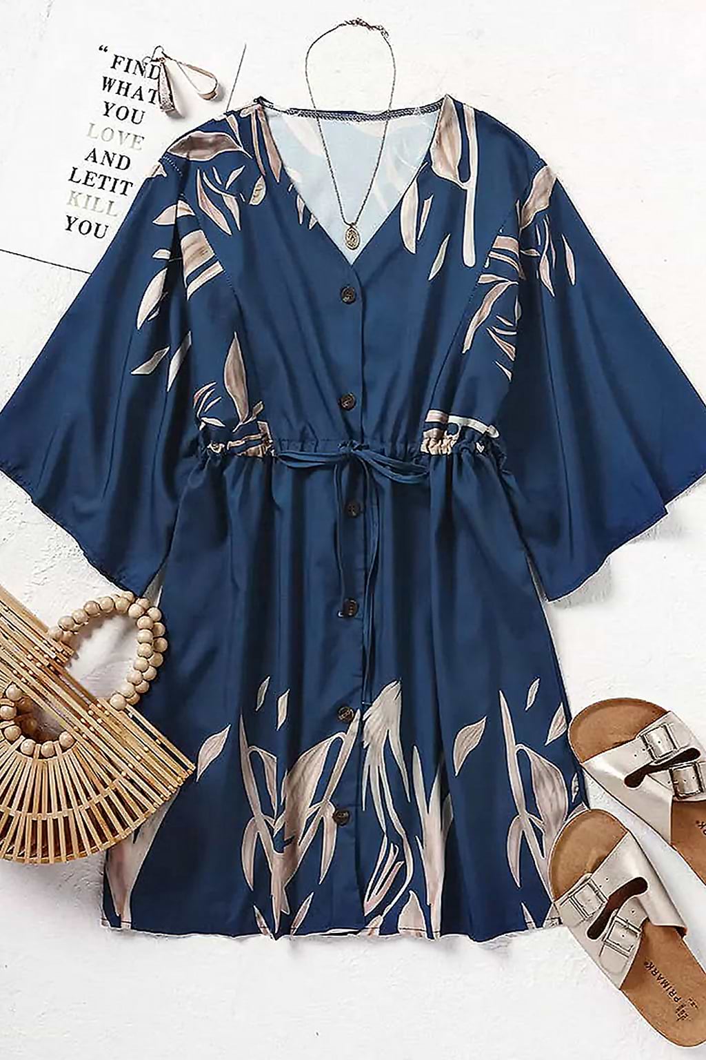 Vestido Suelto con Cuello en V y Mangas Acampanadas
