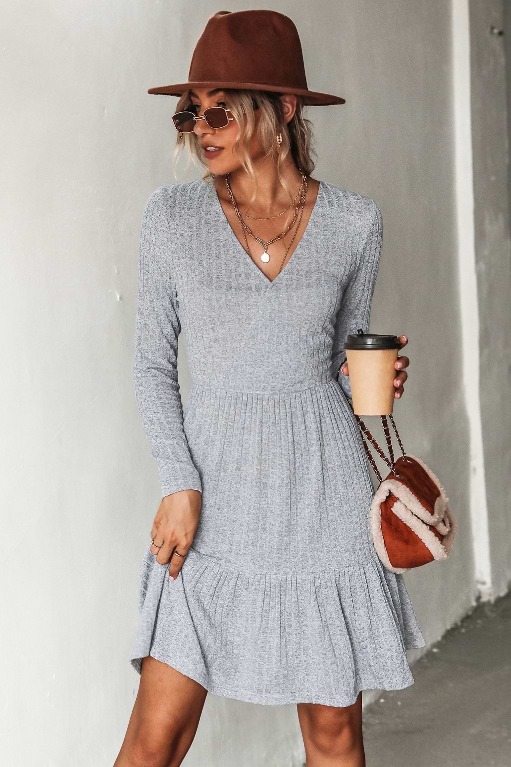 Meliertes Mini-Kleid mit V-Ausschnitt in Grau
