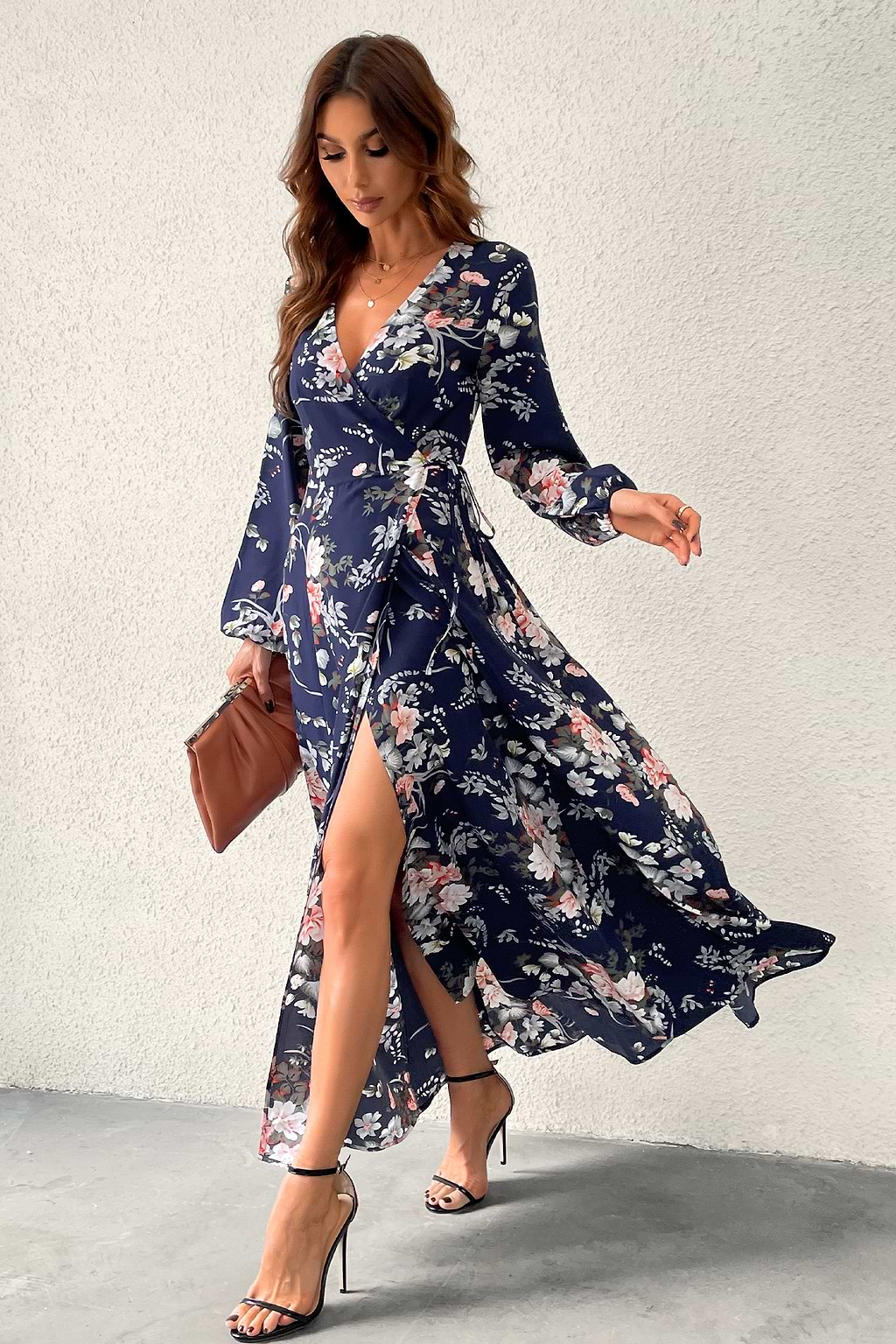 Robe portefeuille maxi avec ceinture à imprimé floral