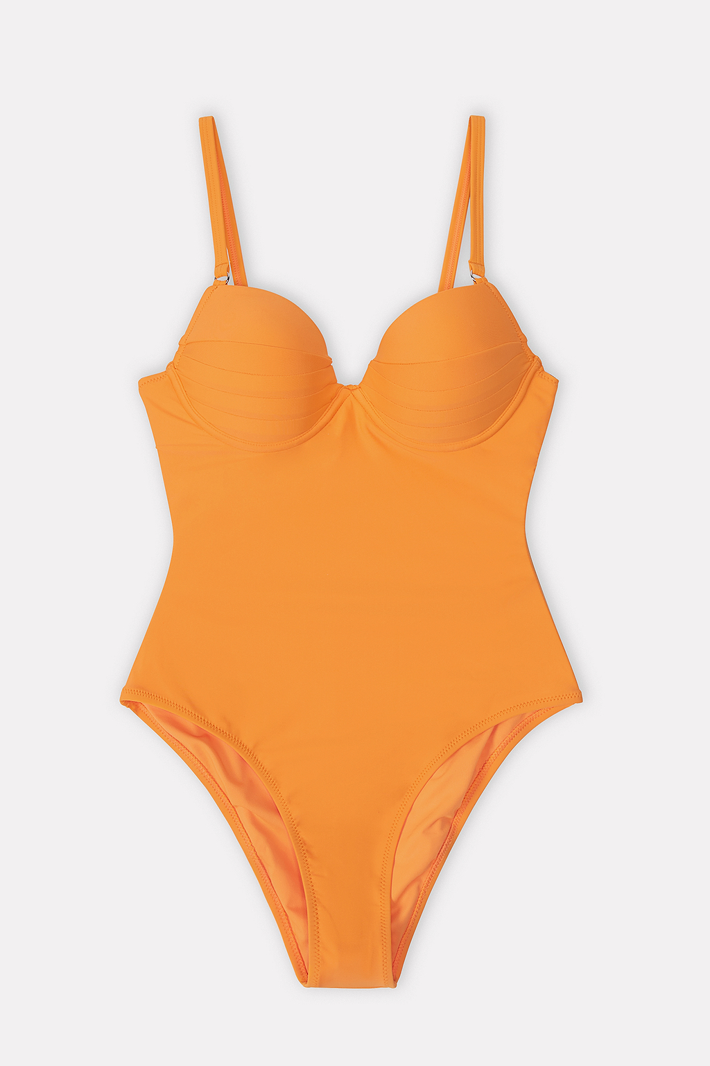 Traje de baño de una pieza amarillo con cuello en V y tirantes delgados