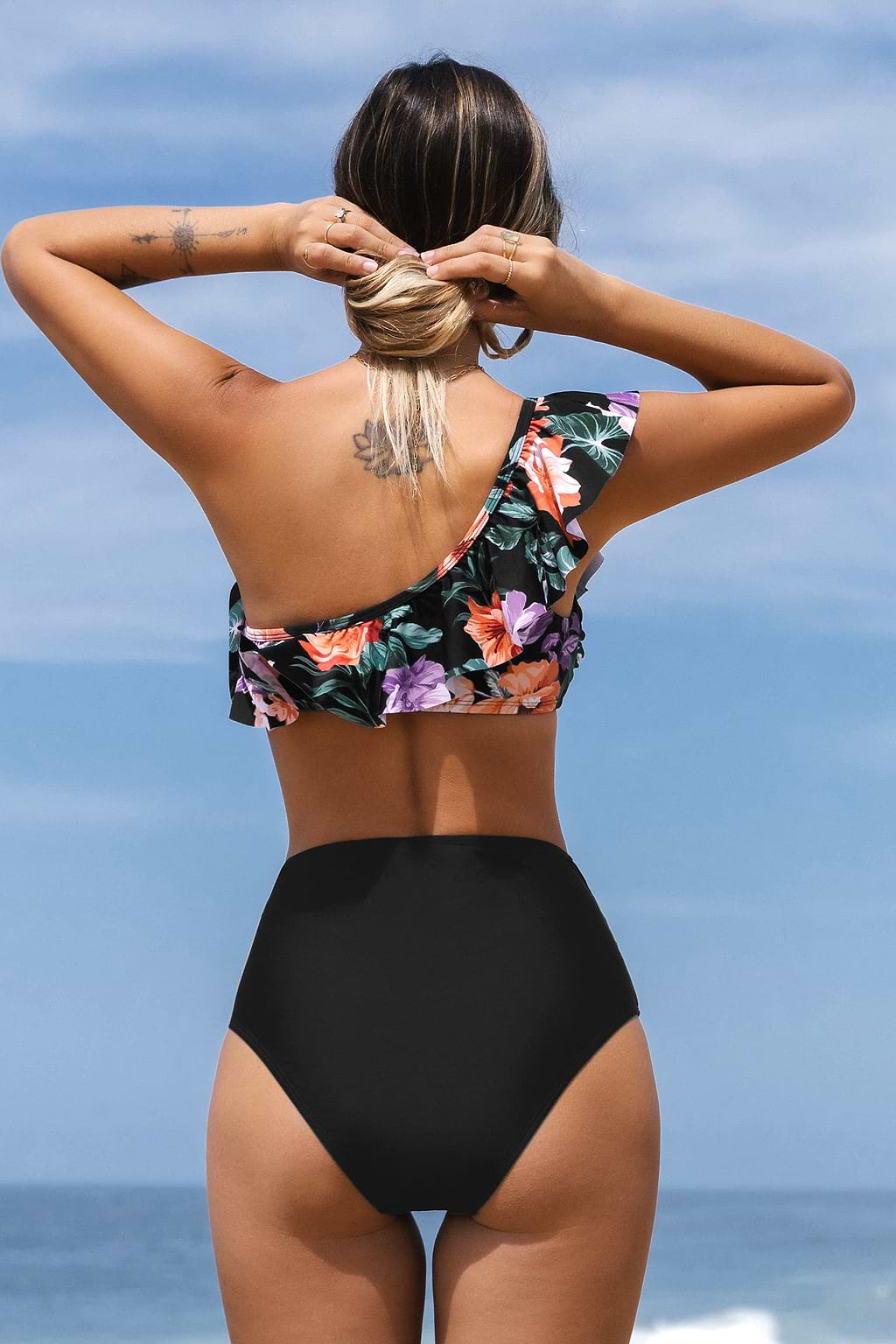 Eine-Schulter Bikinitop & High Waist Bikini-Set