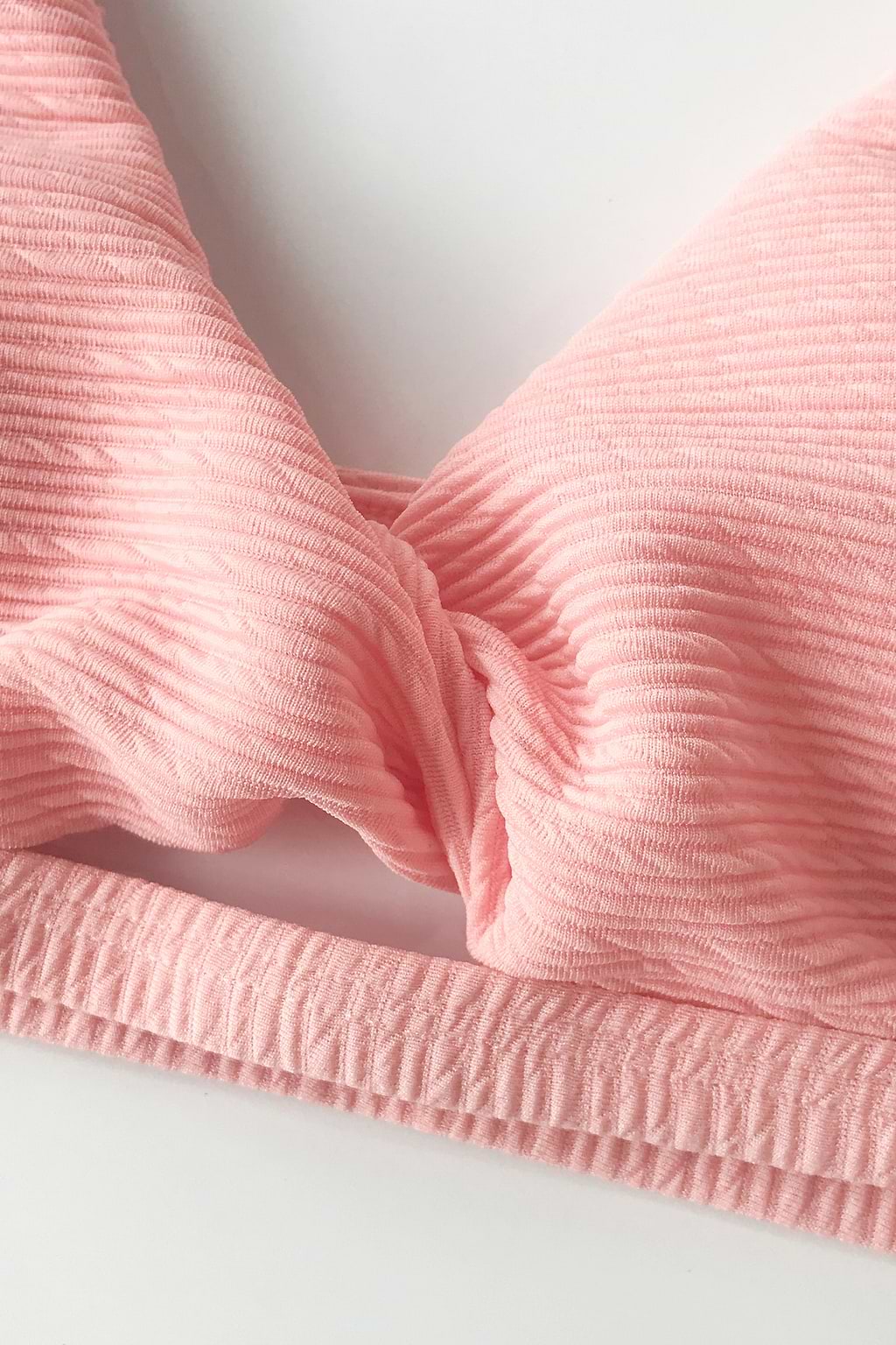 Neckholder-Bikini-Set in Rosa und Dunkelblau
