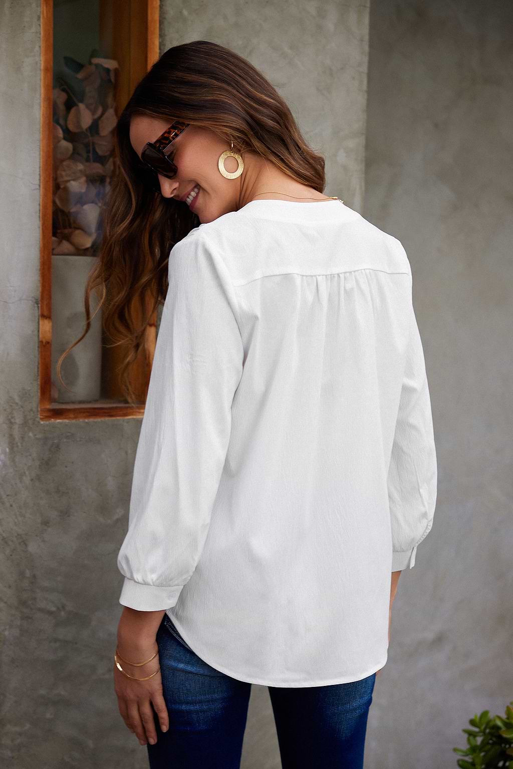 Blusa de manga larga con cuello en V
