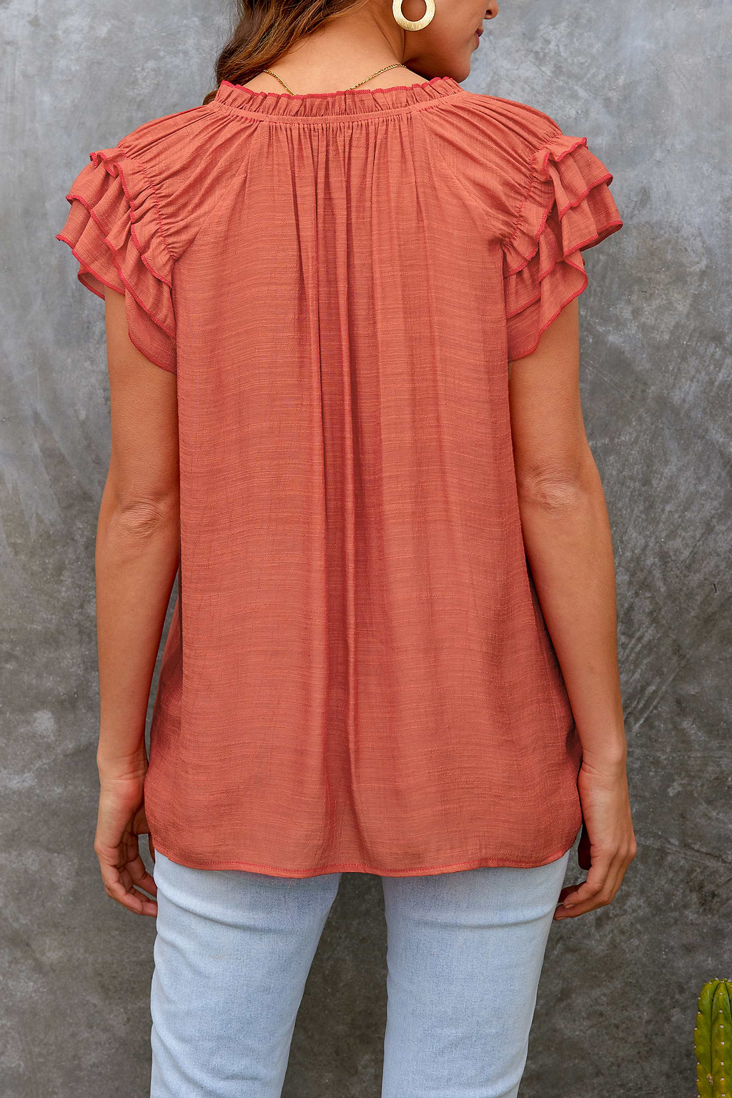 Top con lazo en la parte delantera con volantes