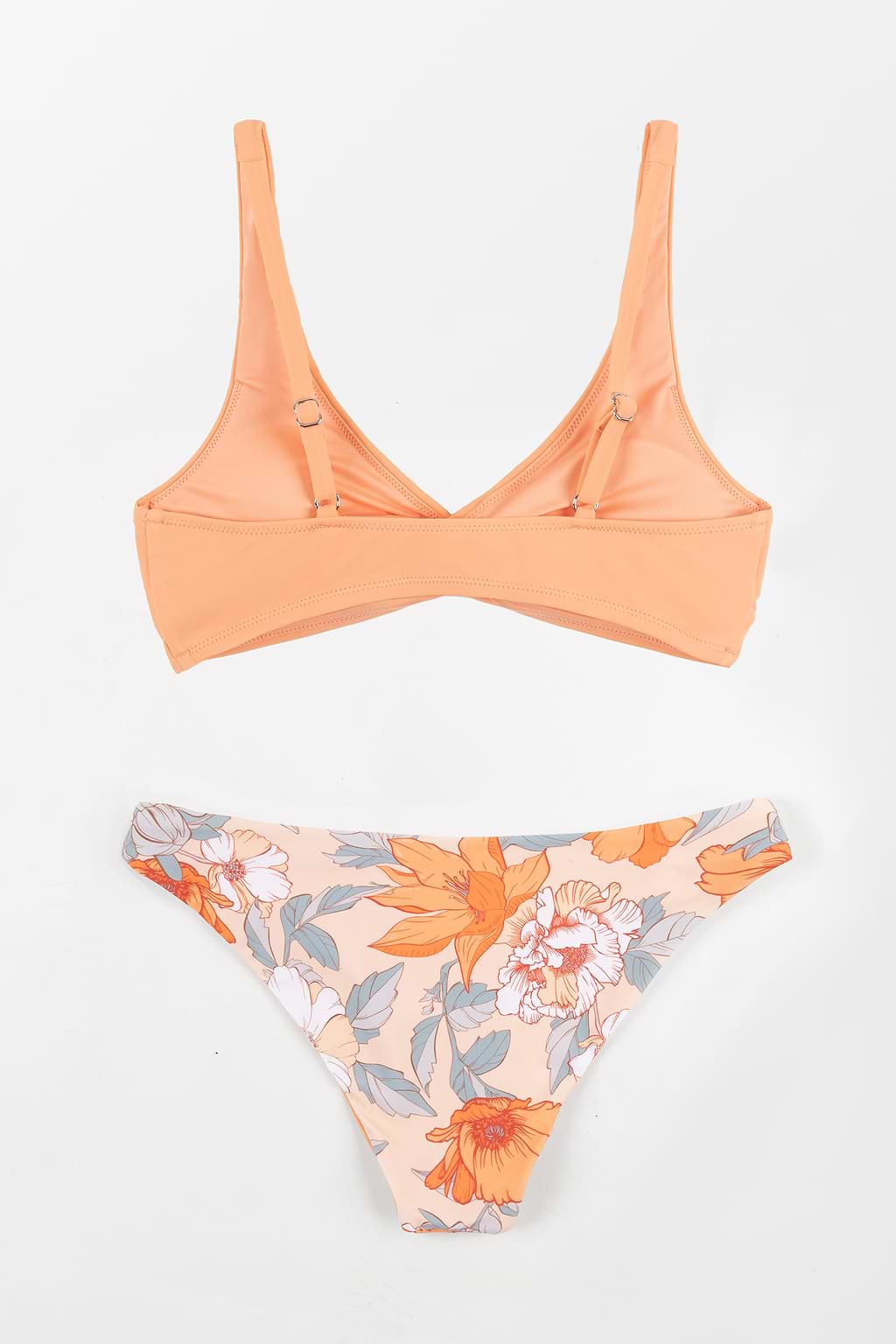 Bralette Bikini mit Twist vorne und Wendehose