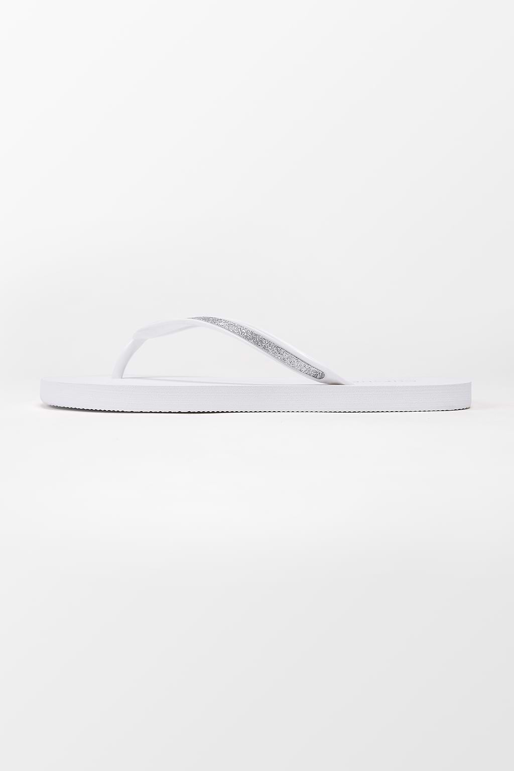 Tongs blancs
