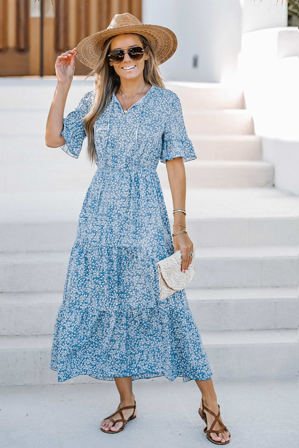 Vestido largo con lazo en la parte delantera y florecitas