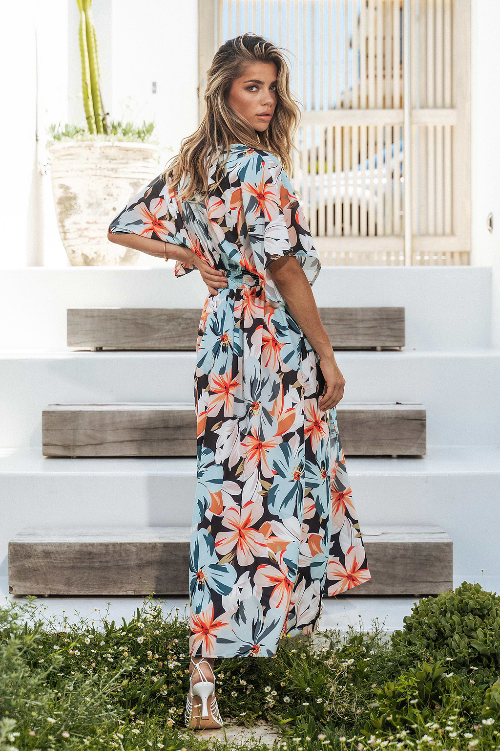 Gewebtes Maxikleid mit tropischem Blumenmuster