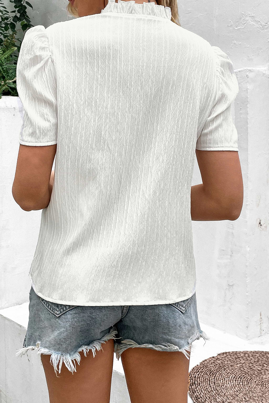 Bluse mit geteiltem Ausschnitt und Bindung vorne