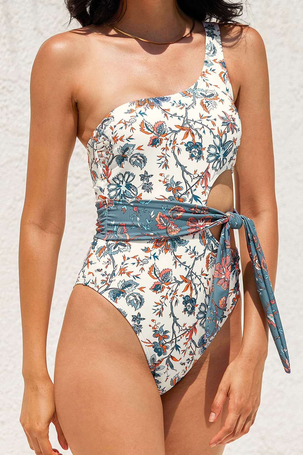 Maillot de bain une pièce avec ceinture à une épaule