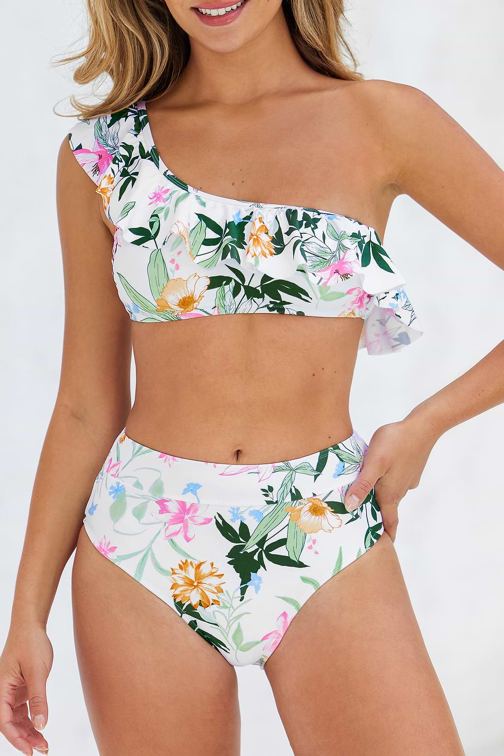 One-Shoulder-Top mit Rüschen und klassisches Bikini-Set
