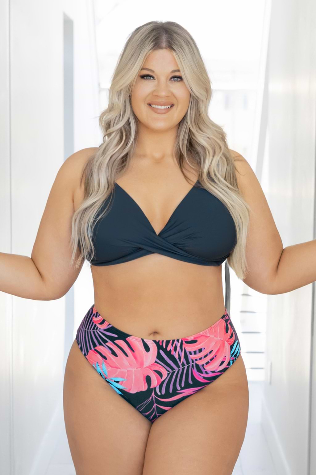 Conjunto de Bikini envolvente y moldeado