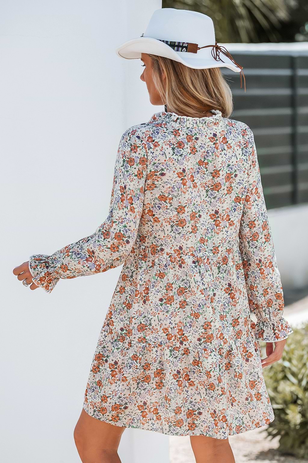 Ditsy gebloemde mini-jurk met ruches