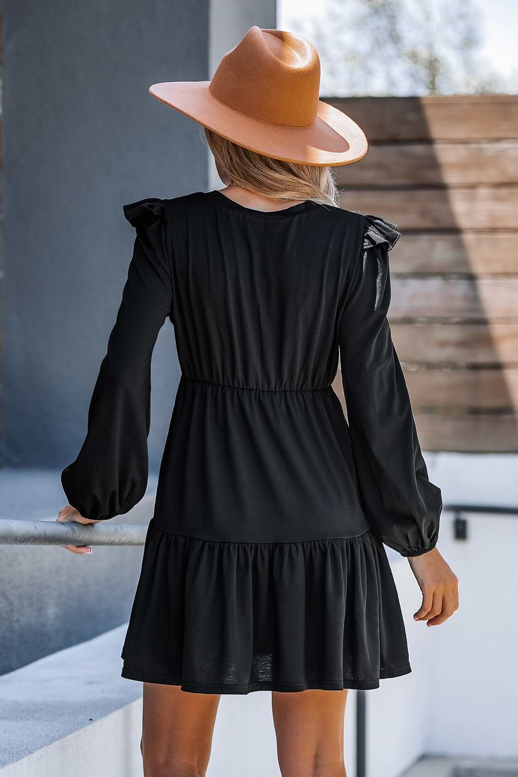 Robe mini à manches longues et à volants onyx