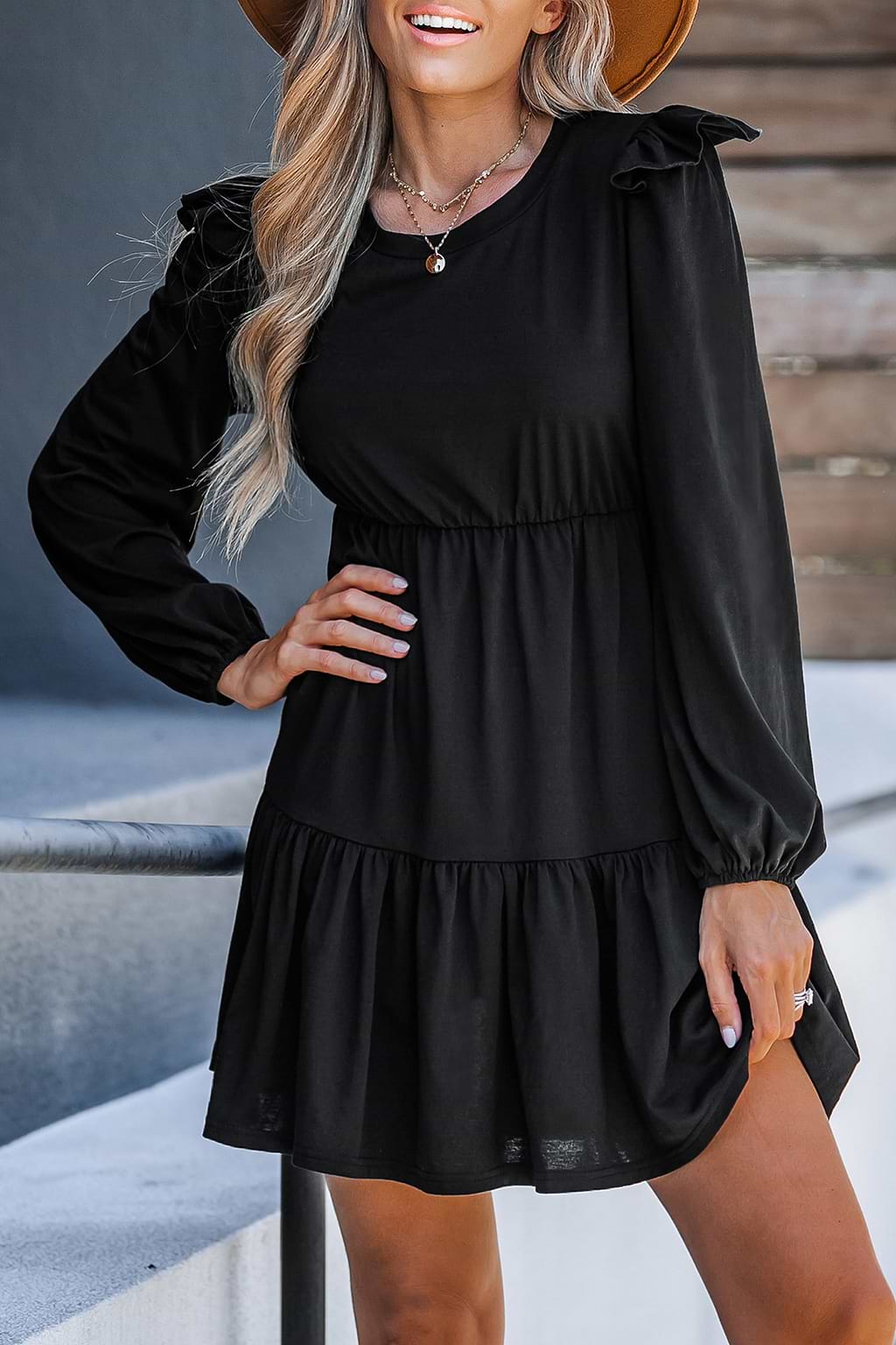 Robe mini à manches longues et à volants onyx