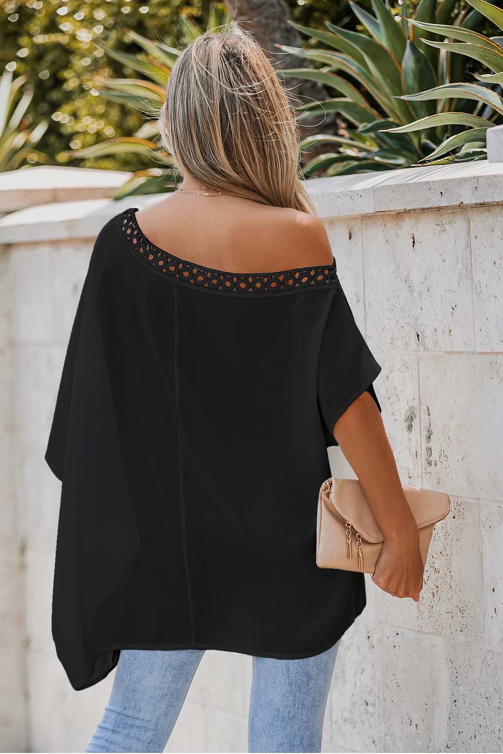 Onyx kanten uitgesneden one-shoulder top