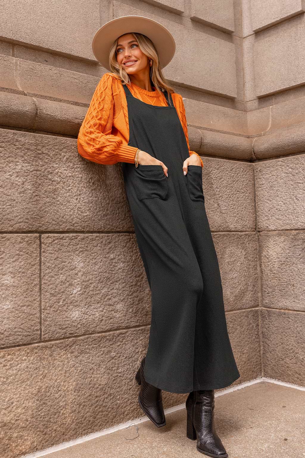 Houtskool mouwloze jumpsuit met wijde pijpen