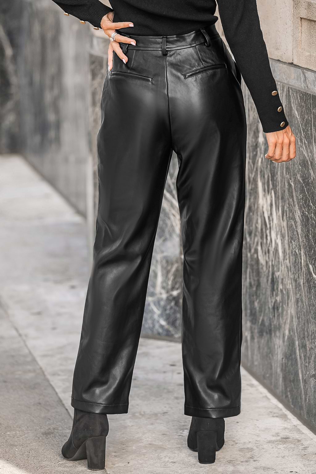 Pantalones de cuero sintético frescos de otoño