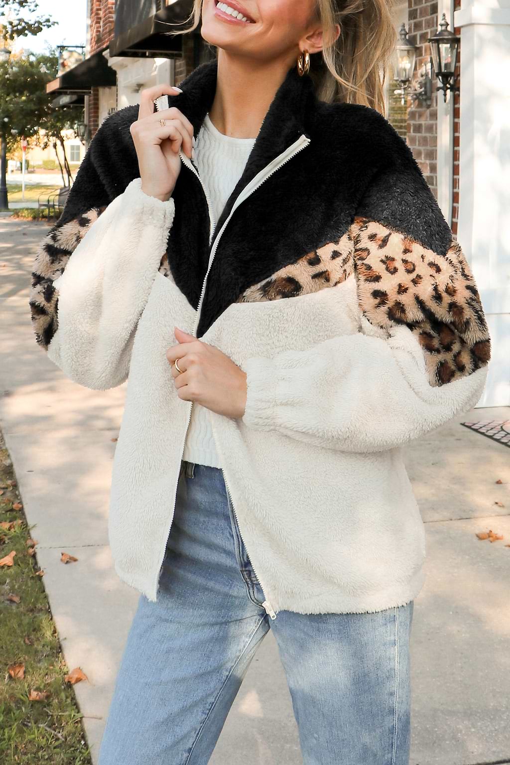 Pull teddy zippé à imprimé léopard et bloc de couleurs