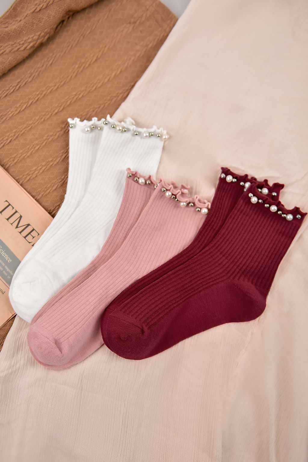 Faux Pearl Lettuce-Edge Crew Socks