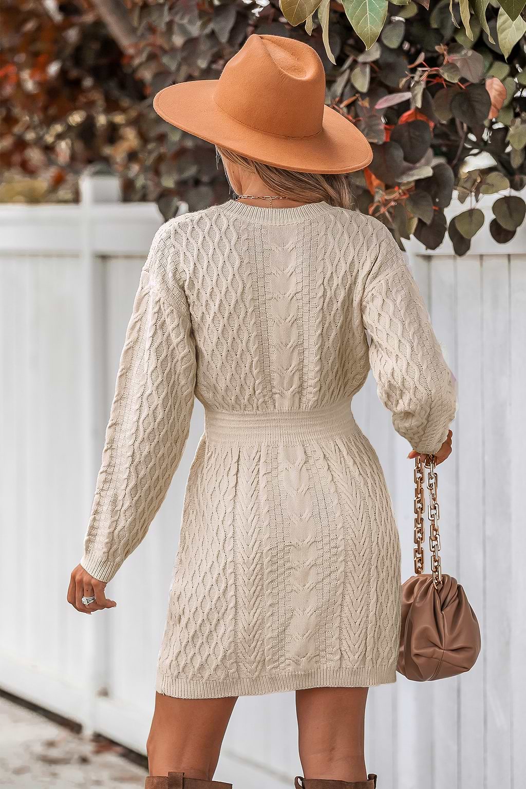 Robe pull à col en V en tricot torsadé côtelé