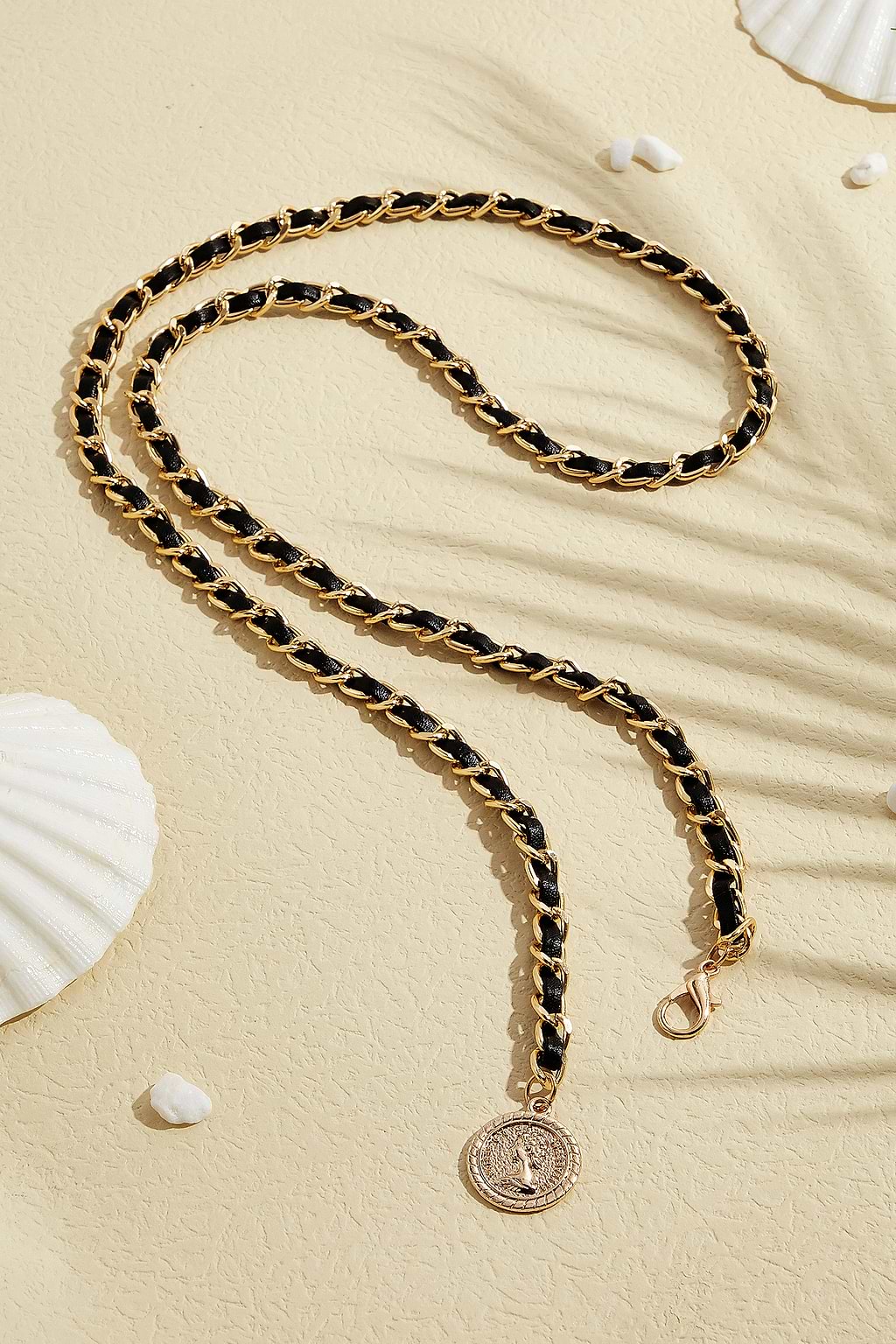 Ceinture en chaîne avec pendentif décoratif