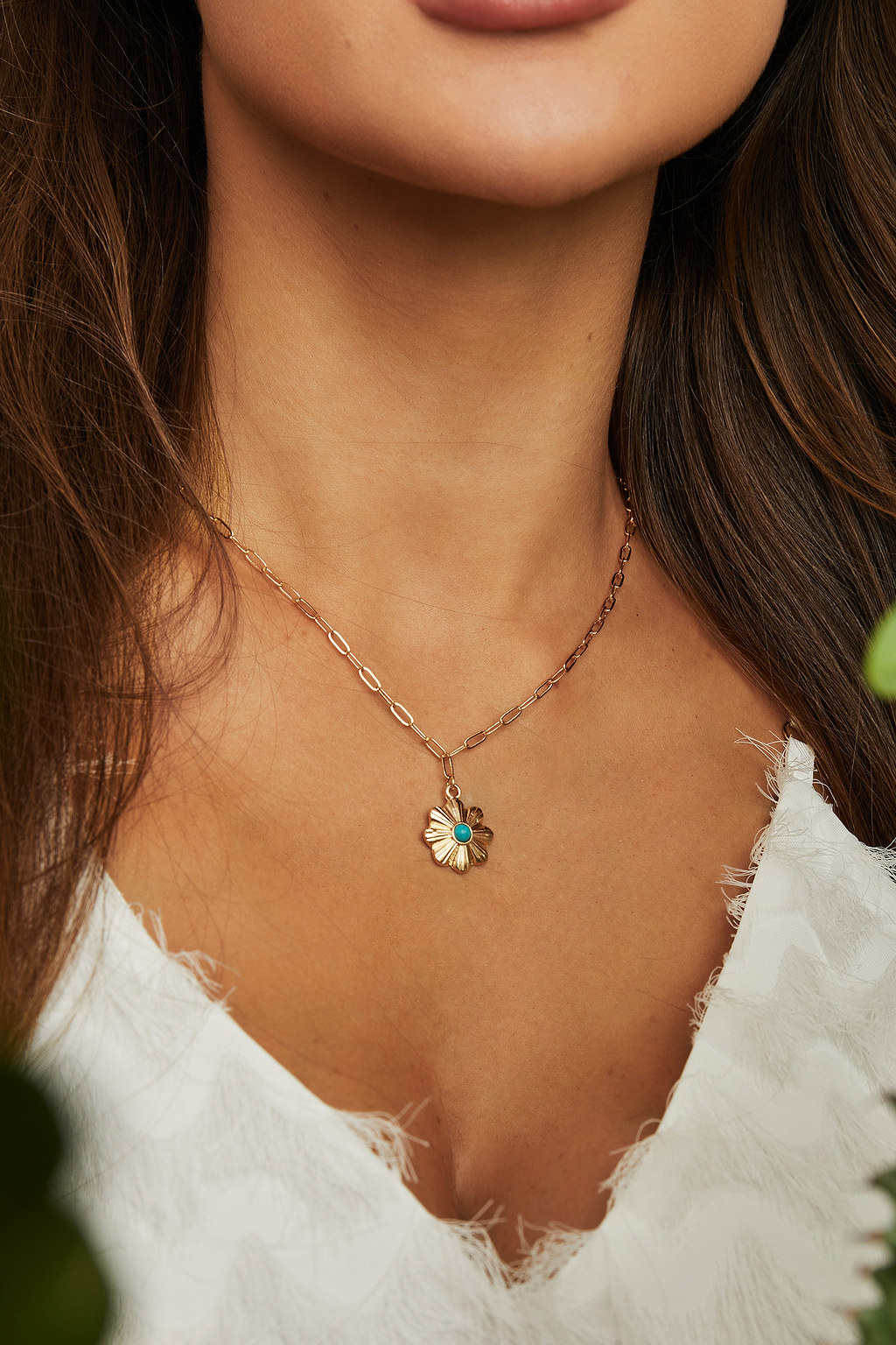 Collar de cadena con ancla y dije floral