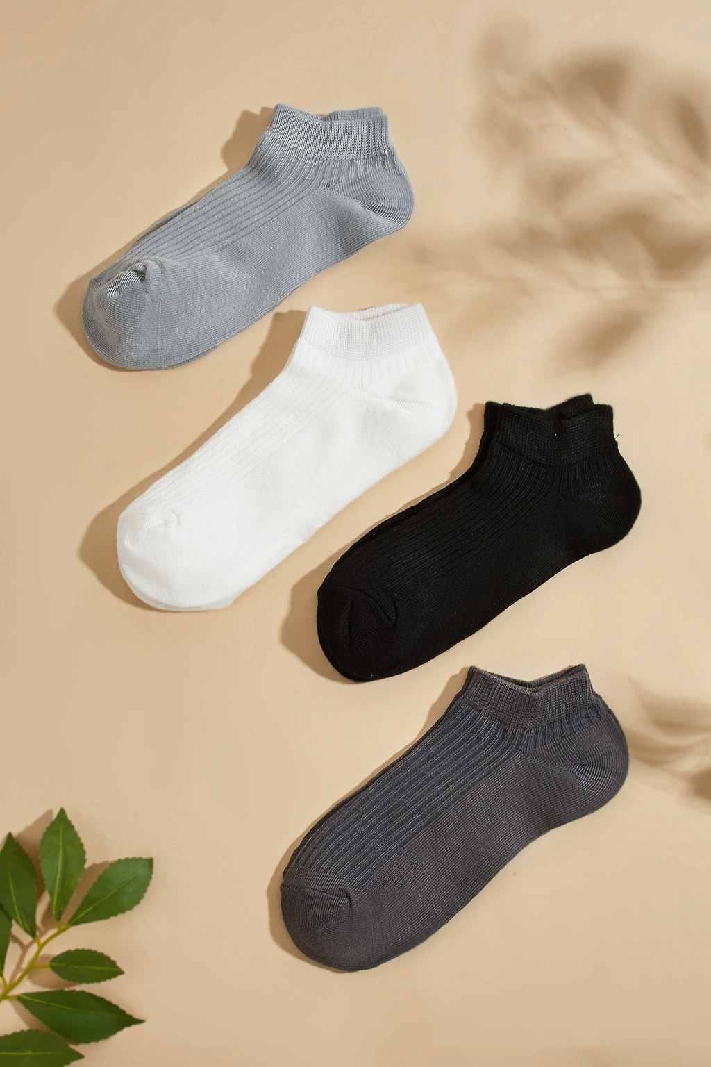 Black Ribbed Ankle Socks