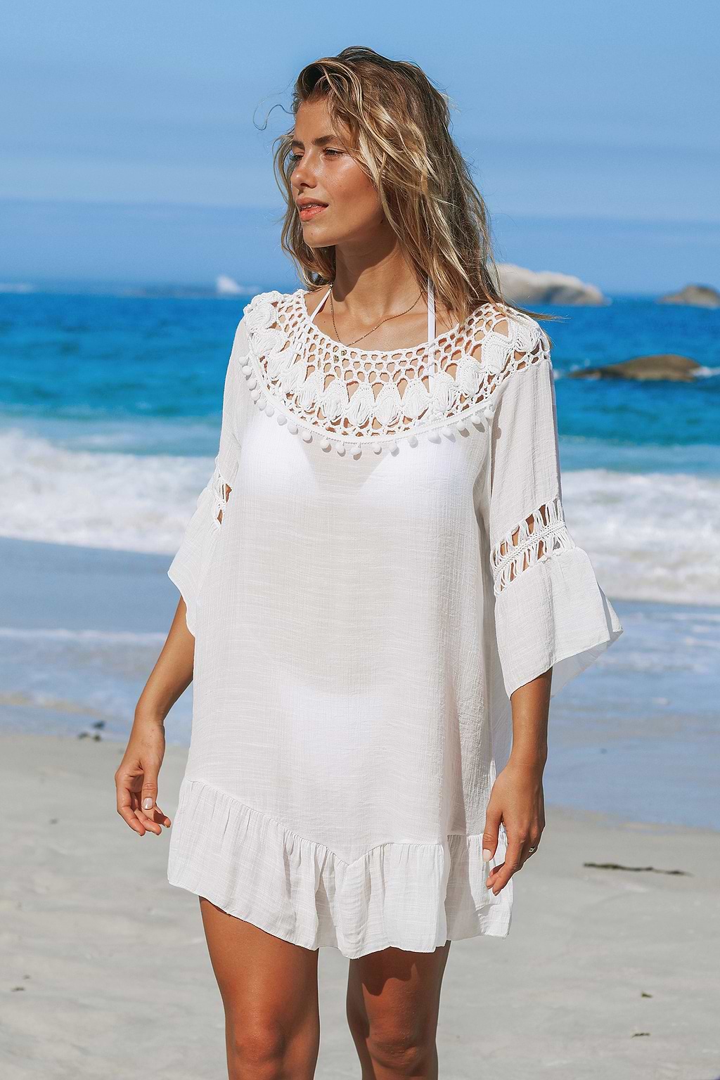 Vestido tipo pareo con volantes de crochet
