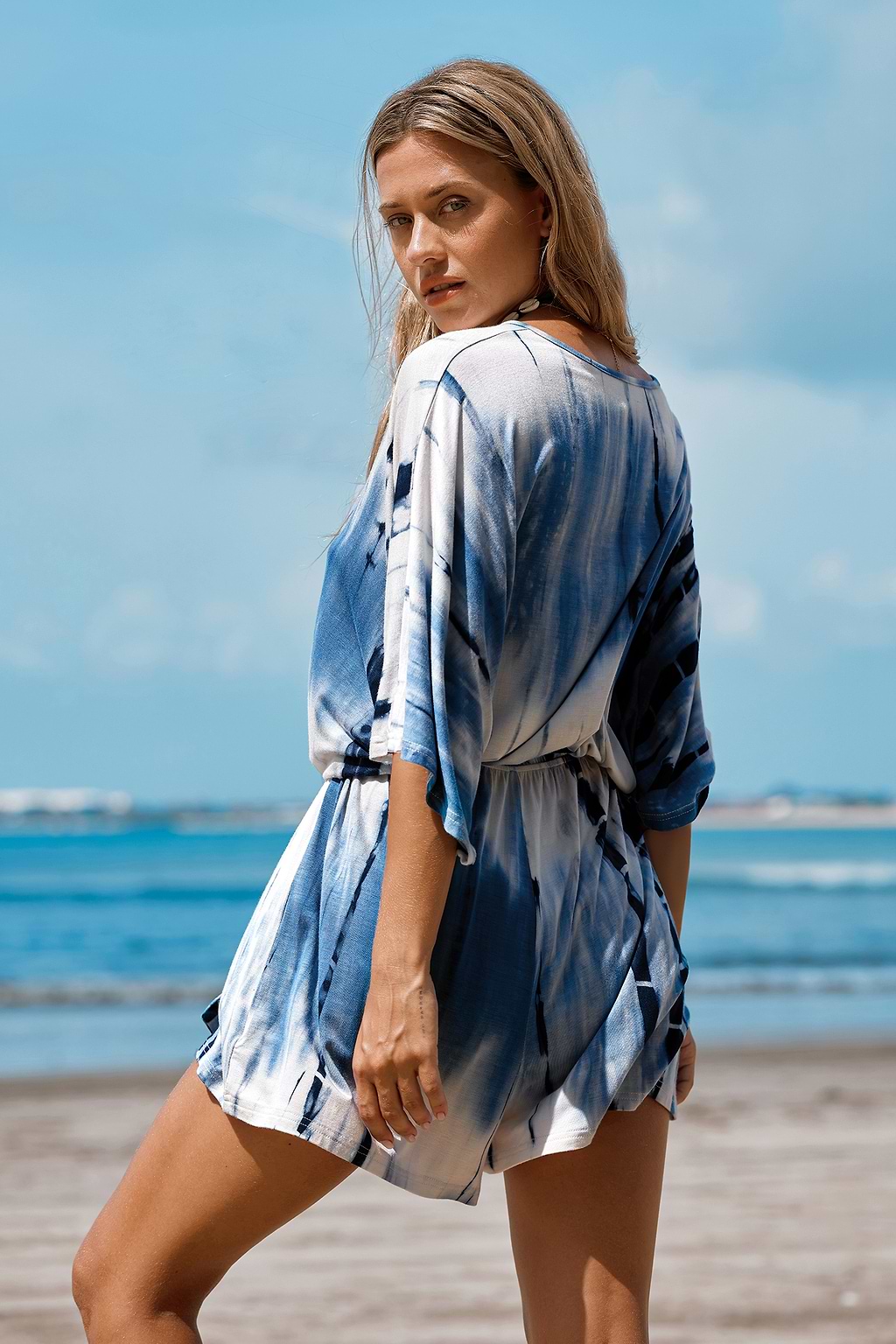 Mameluco tie-dye azul y blanco