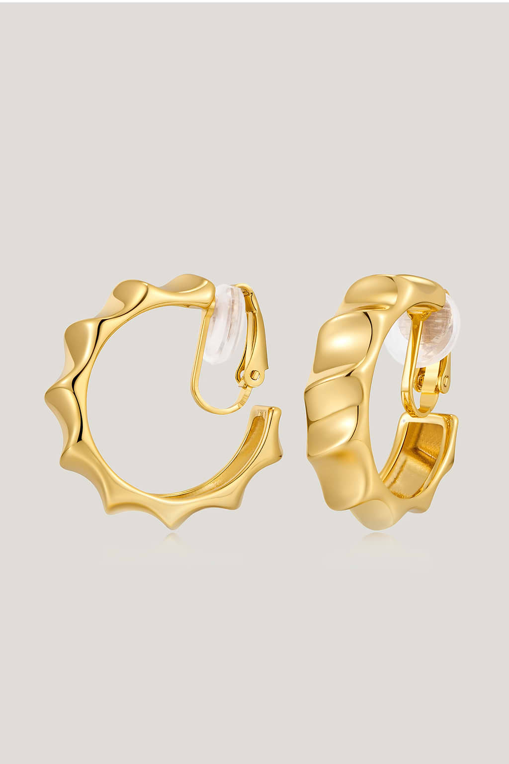 Créoles en métal doré ondulées