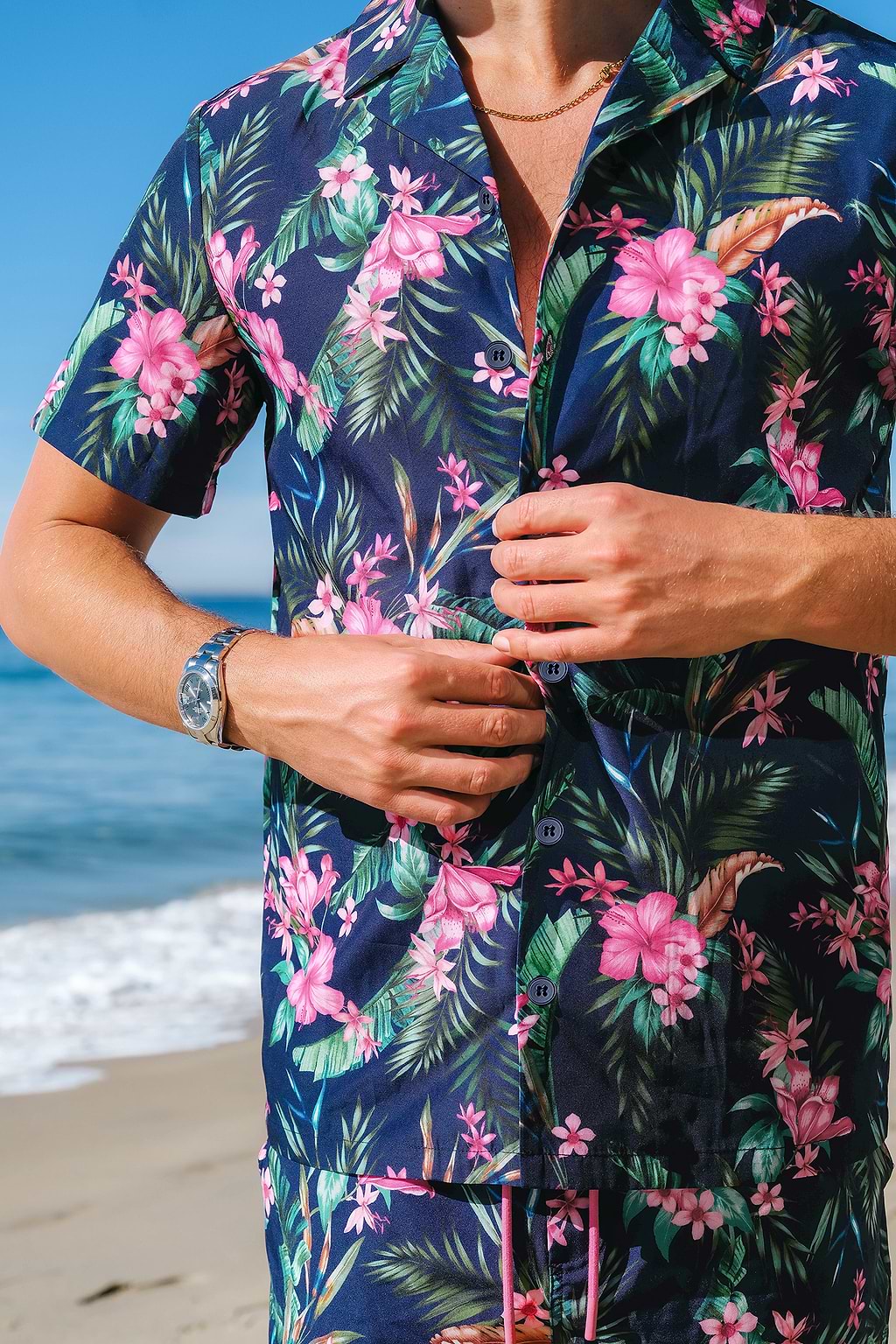 Camisa con botones tropicales Night Orchid