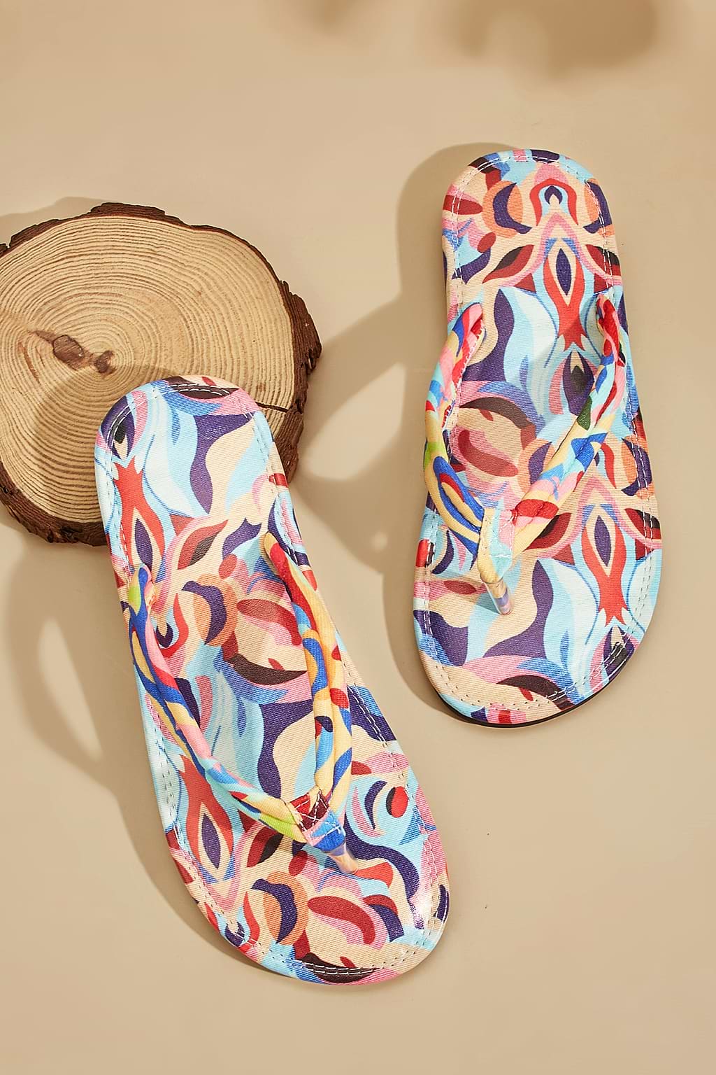 Abstract Round-Toe Flip Flops