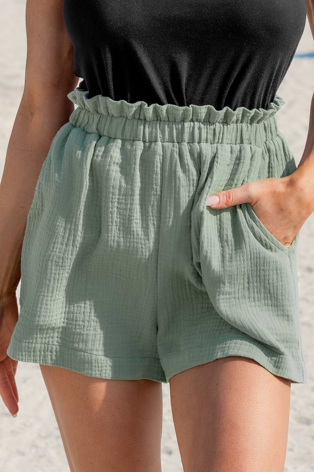 Short large en pur coton avec taille à smocks gris vert