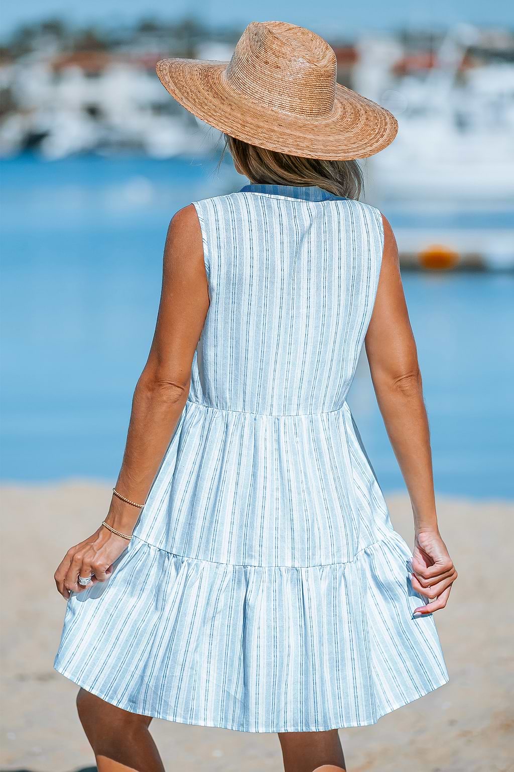 Minivestido sin mangas a rayas