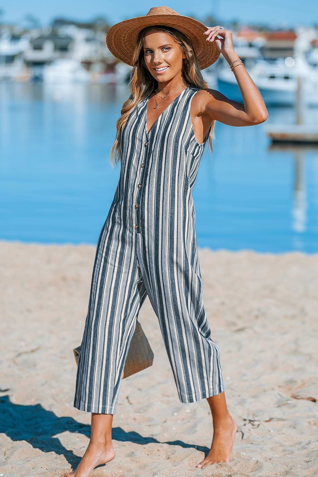 Gestreifter Jumpsuit mit Knopfleiste und lockerer Passform