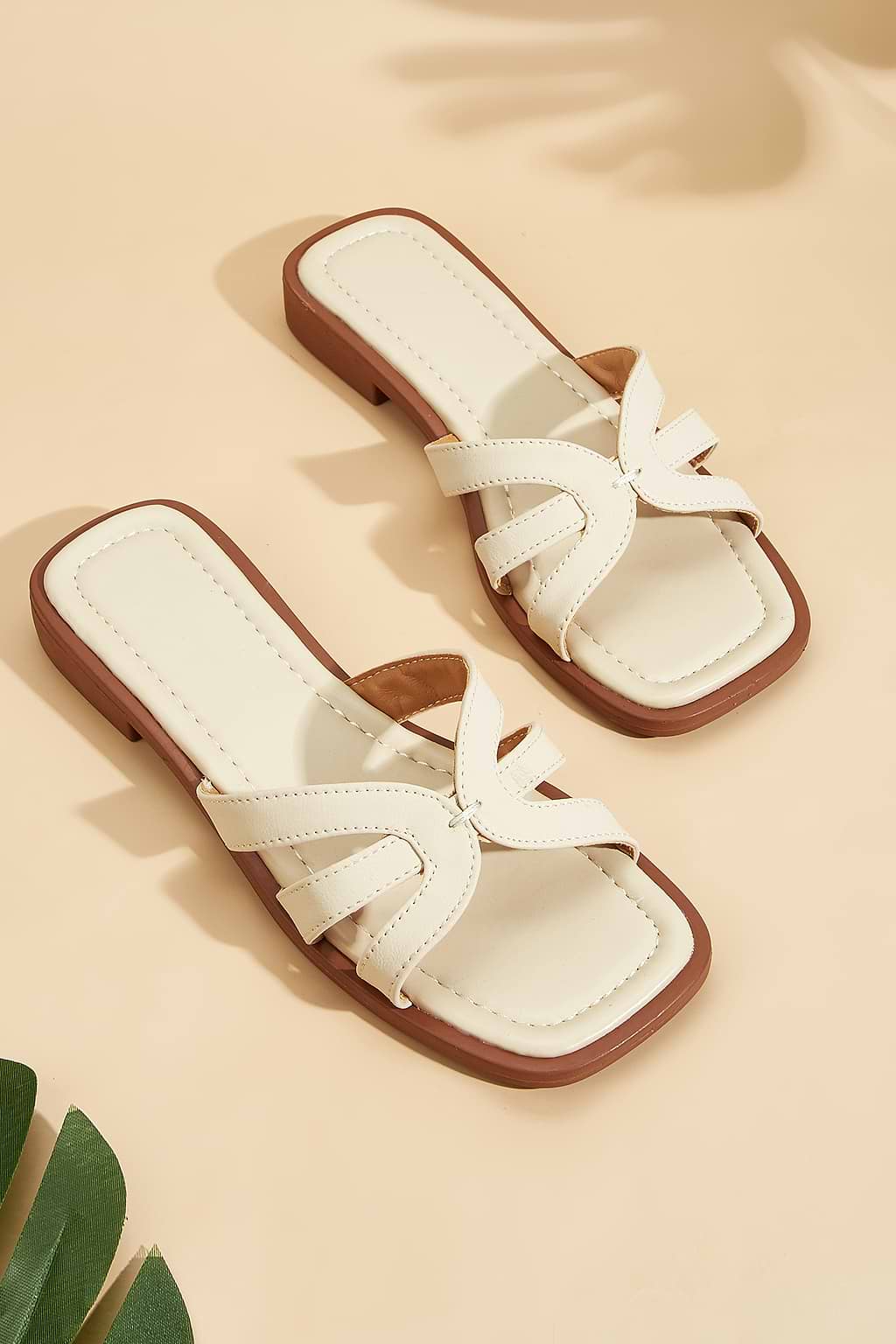 Sandalias desnudas con punta cuadrada