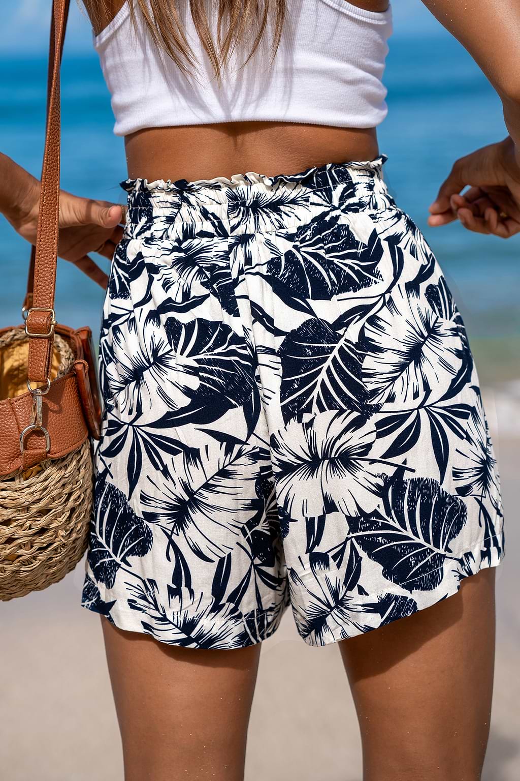 Marineblauwe en witte short met gesmokte taille en kwastje