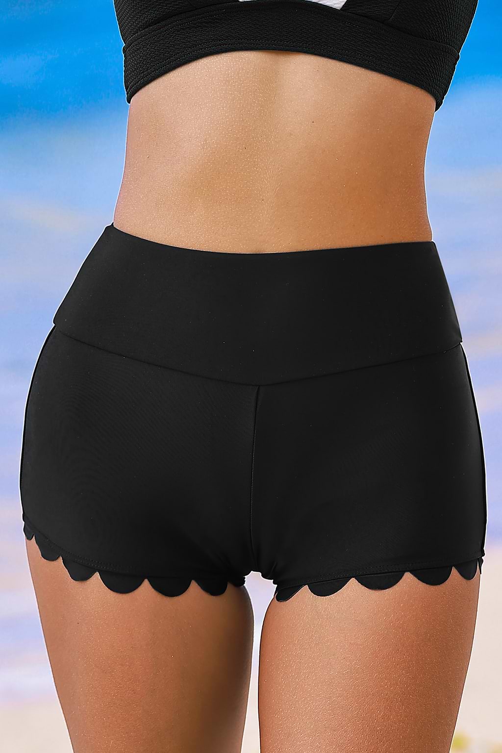 Braguitas de baño de cobertura total retro con dobladillo festoneado en negro