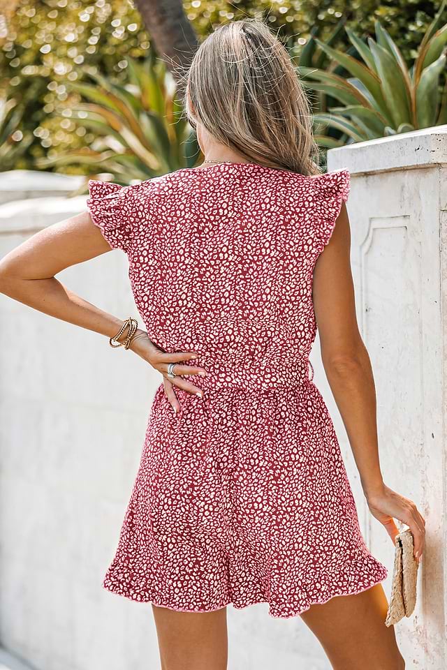 Combishort à col en V et manches à volants rouge