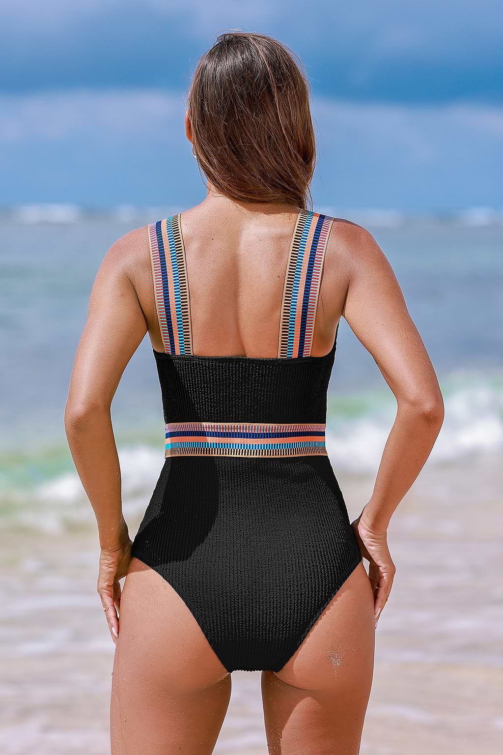 Schwarzer gerippter & gestreifter Standard-Badeanzug