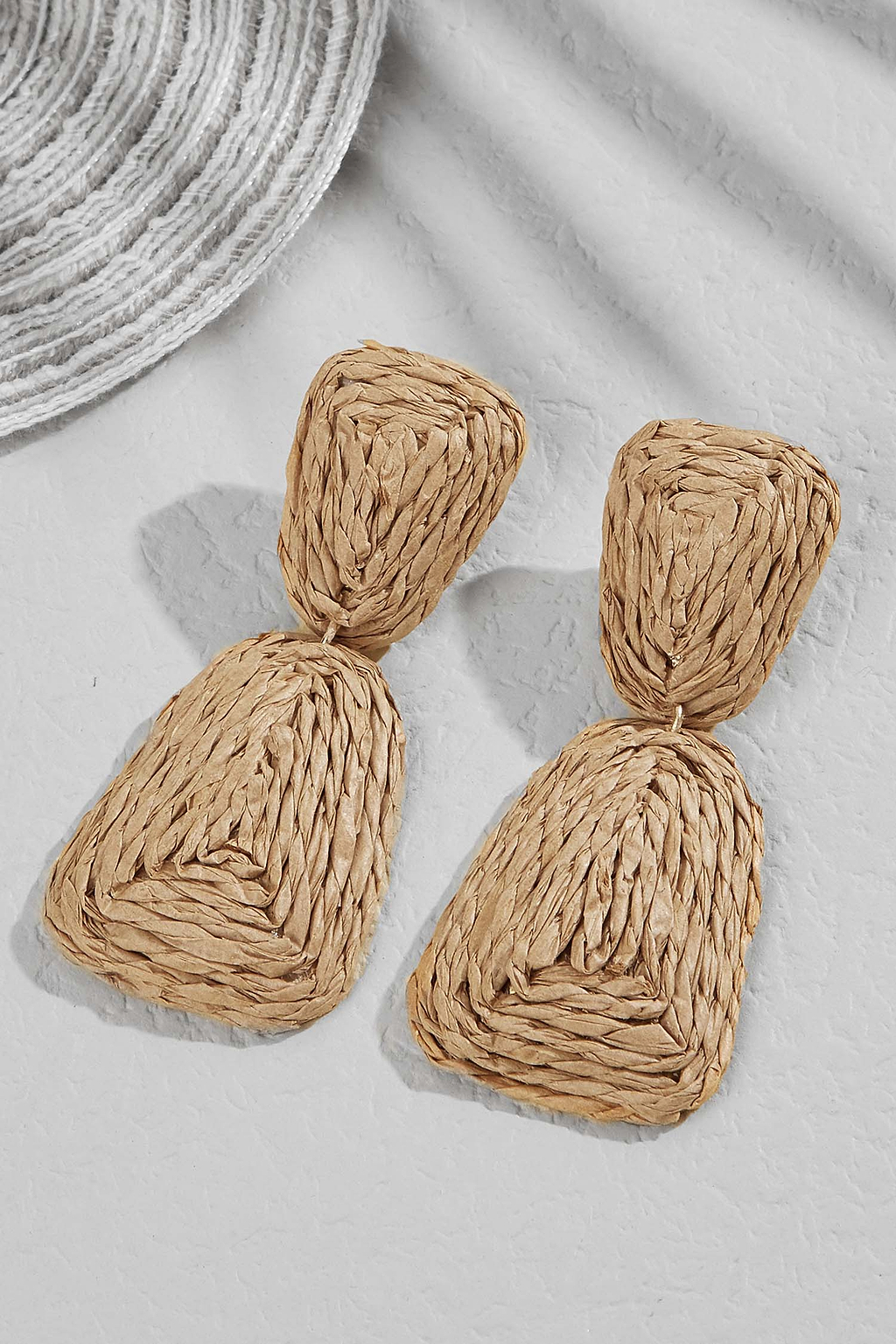 Jute-Tropfenohrringen