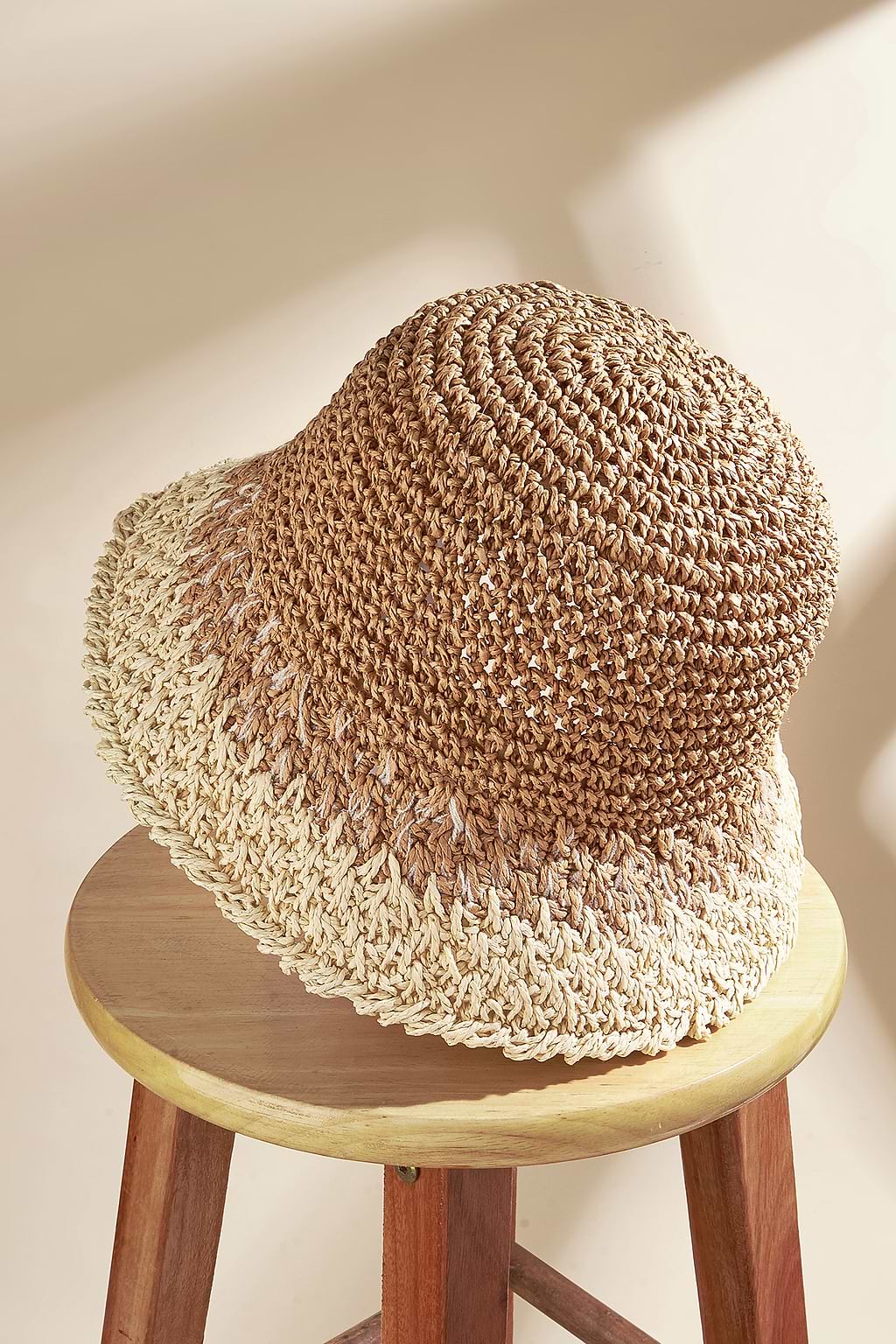 Chapeau bob en paille à dégradé